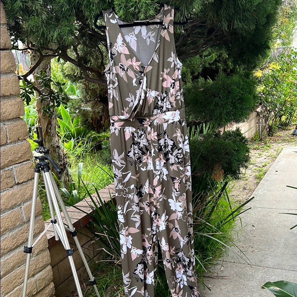 By Giuliani Floral Jumpsuit in Olive and Pink with pockets faux wrap size L - Picture 2 of 12